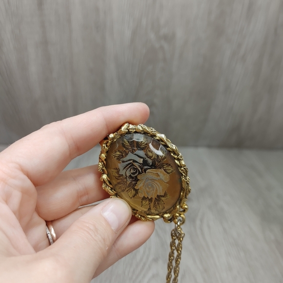 Max‎ Factor Victorian Rose Solid Perfume Locket Necklace Vintage 70s Gold Tone - Picture 14 of 16